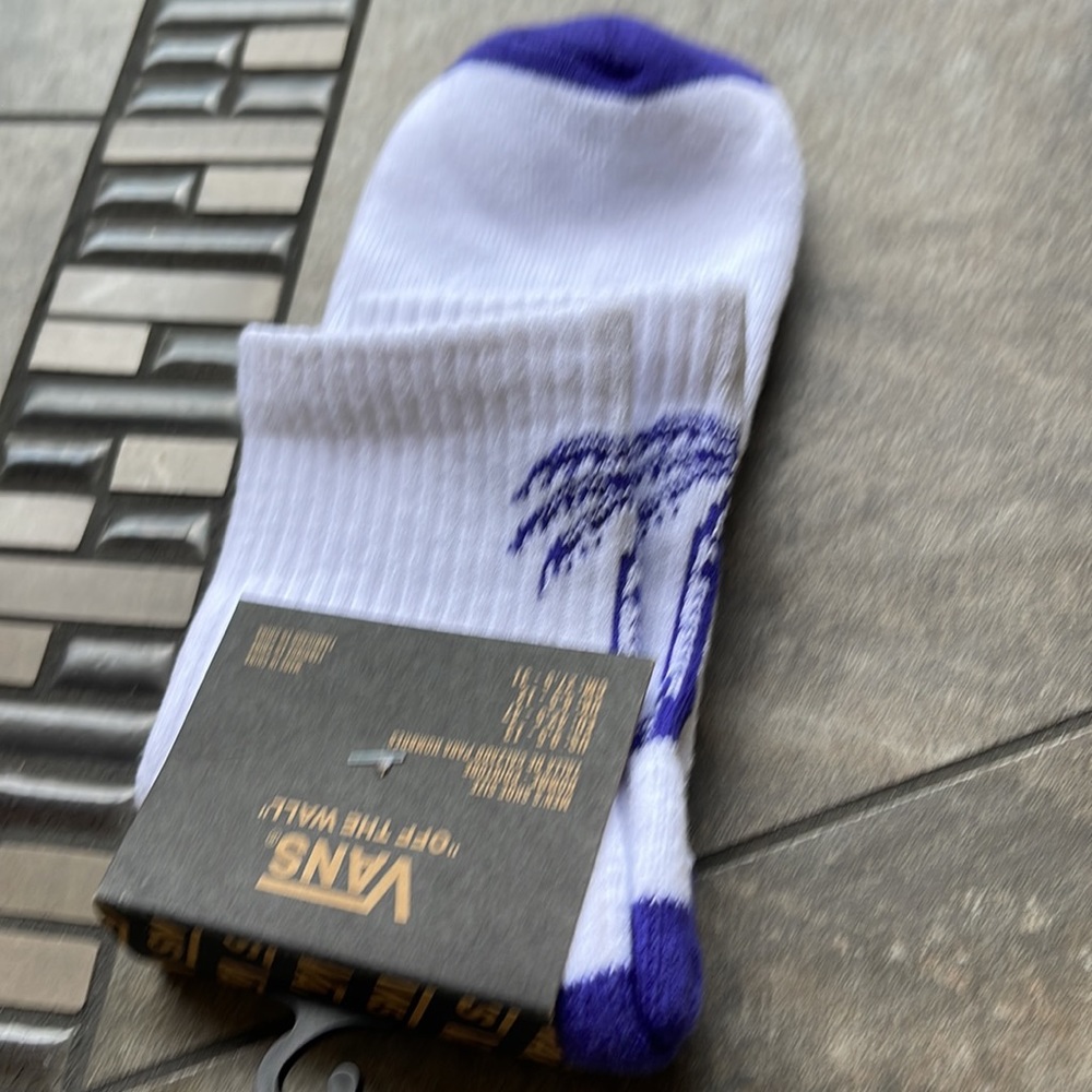 VANS “Off The Wall” Men’s socks 
NWT - Picture 12 of 16